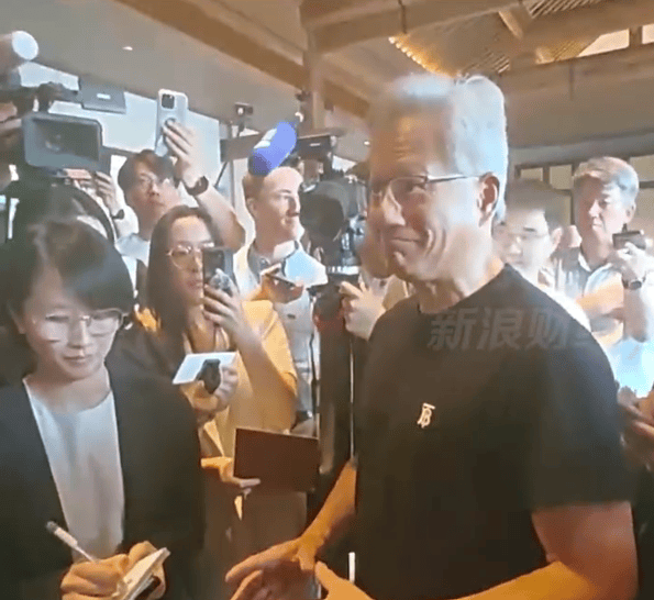 中国芯这次真要爆！黄仁勋亲口承认：华为取代英伟达只是时间问题