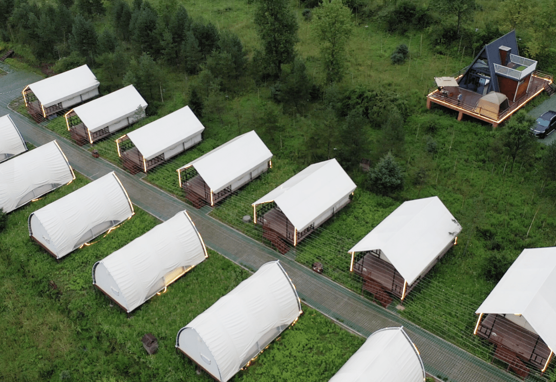 泾源18℃盛夏引客潮 民宿经济点燃"清凉"热度