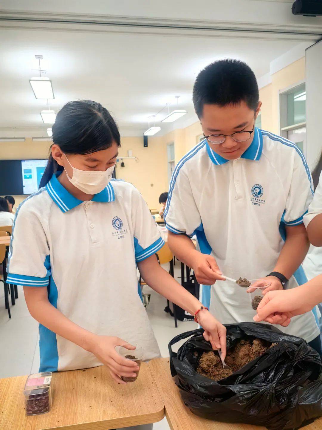 保定市第十七中学开展钱学森学校暑期探究行动