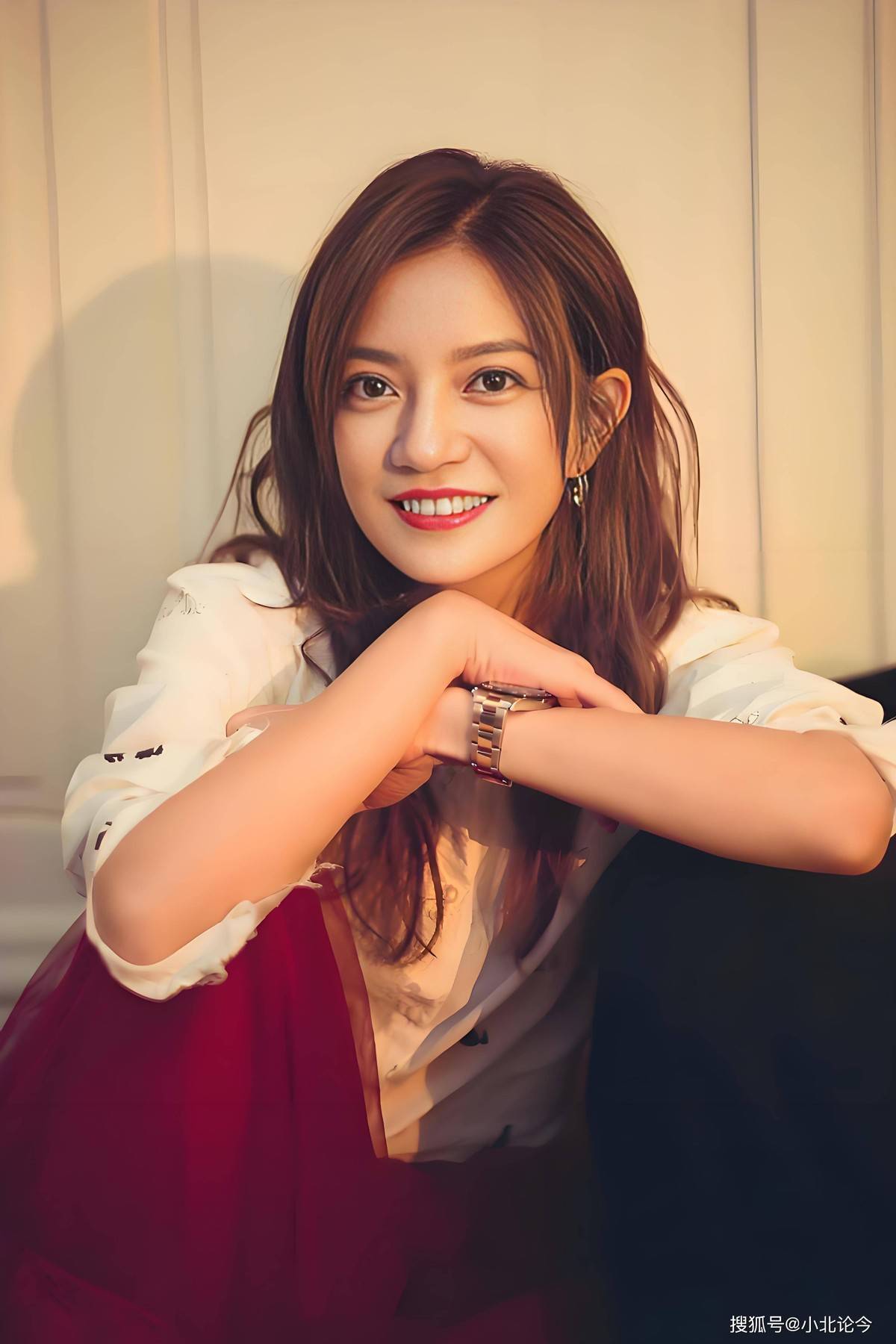 赵薇的感情方面也是一直备受关注的,她曾有过多段恋情,每一段都不长久