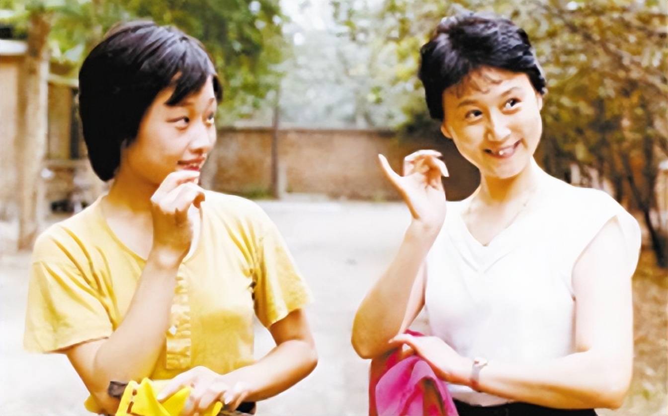《红灯记》李铁梅，从结婚到丈夫去世，仅4个月，83岁近况如何？
