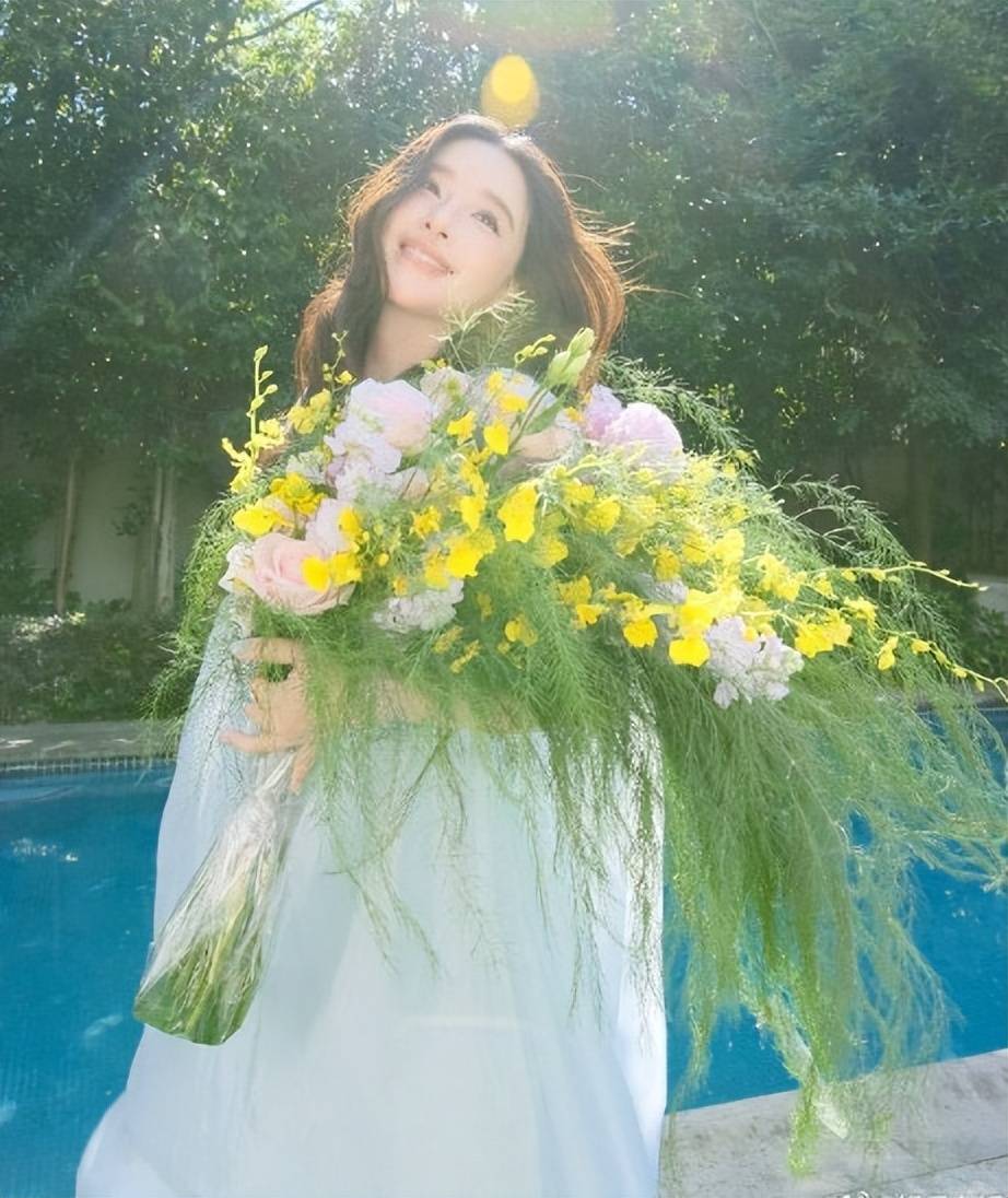 阚清子宣布怀孕,大肚写真曝光
