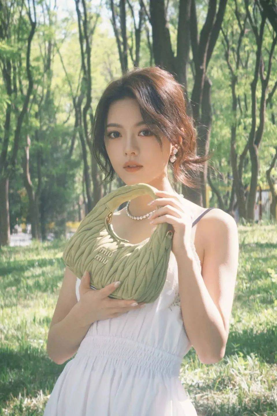 00小花，怎么不算人均母胎美人呢？