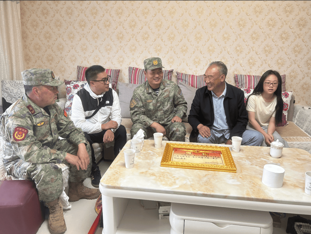 一家三代从军路 一脉相承护国情——从抗美援朝战士到新时代国防白衣卫士的忠诚接力