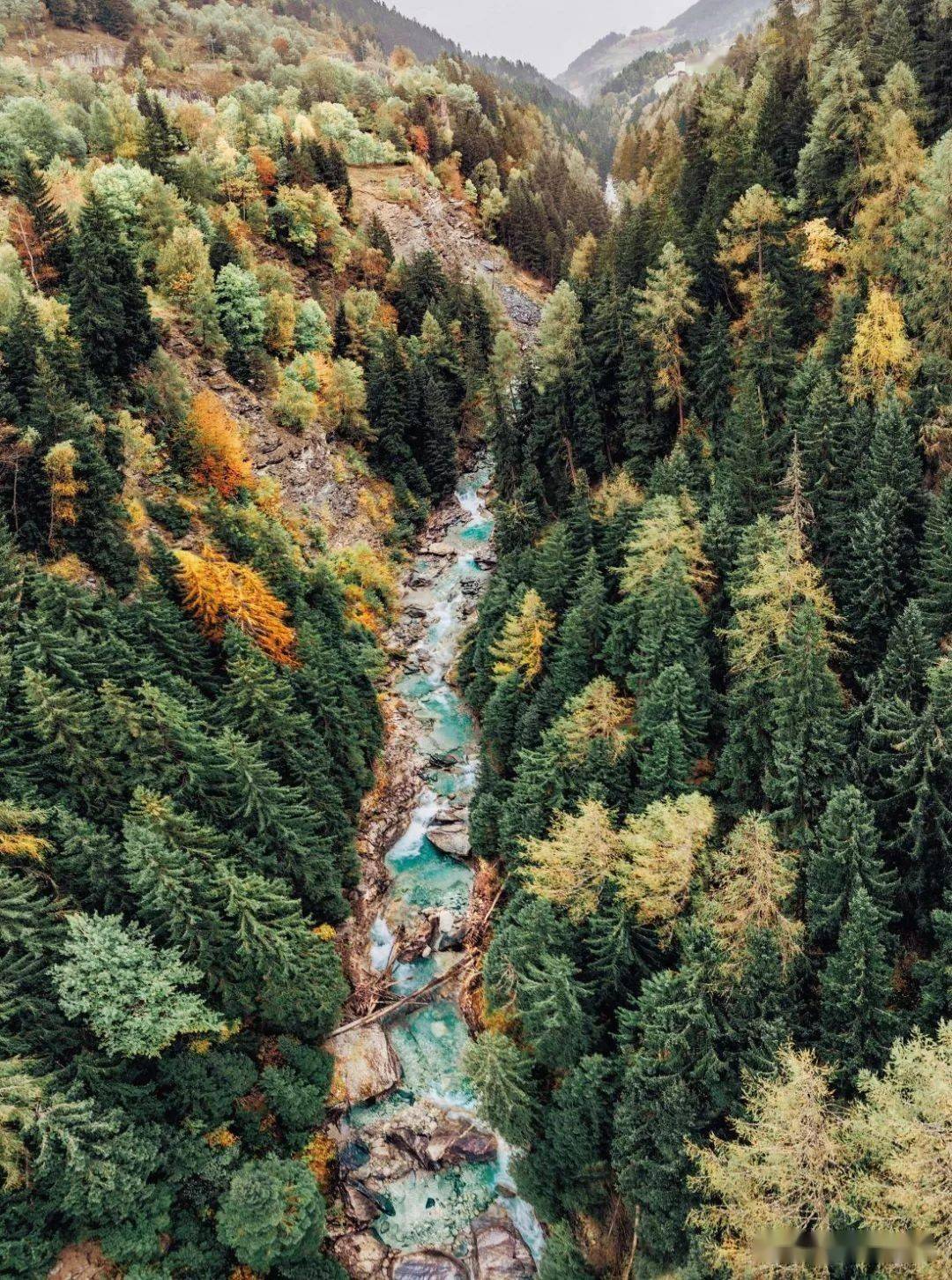 这些惊艳的风光大片背后,有一位这样的摄影师