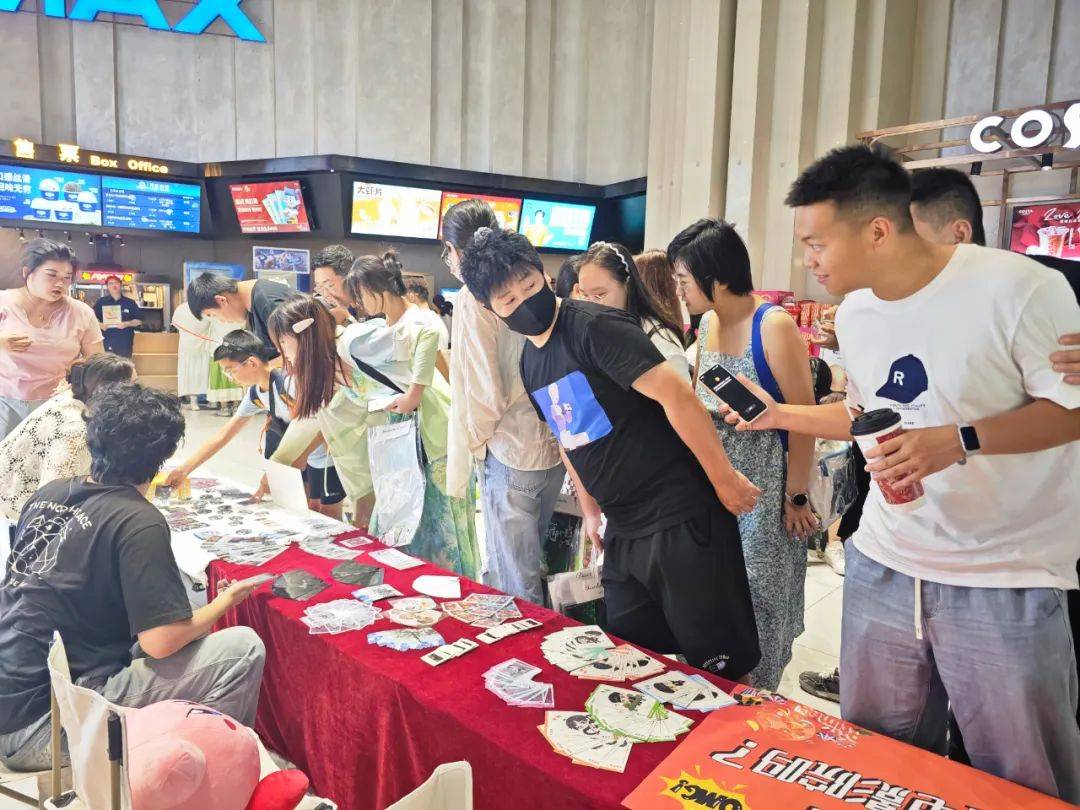 “石头人”来哈尔滨了｜万达影城举行《神奇四侠》影迷狂欢