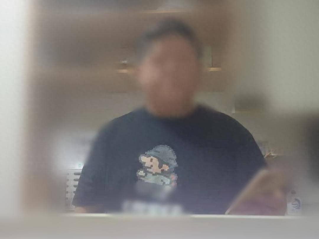 男子退房，留下几个“粉色瓶子”！他们果断报警