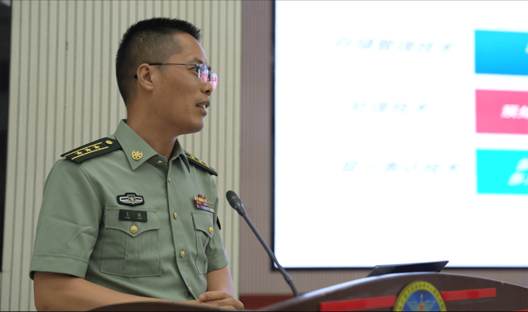 这位荣立二等功的上校军官,喜获"最美新时代革命军人"殊荣!