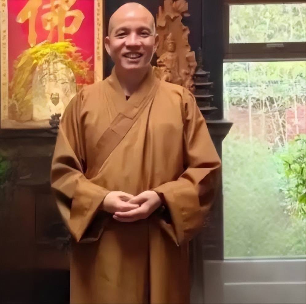 新住持上任不到一天，履历曝光，与释永信差距大，遭网友集体抵制