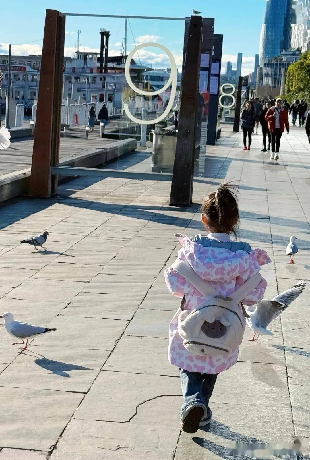 林峯一家在澳洲过冬天4岁女儿穿羽绒服好可爱张馨月p得像网红