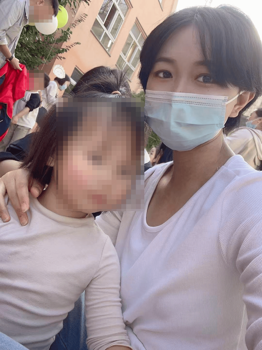26岁抗癌母亲去世，女儿哭喊“想你”感动网友 家人：她白血病未愈又患乳腺癌