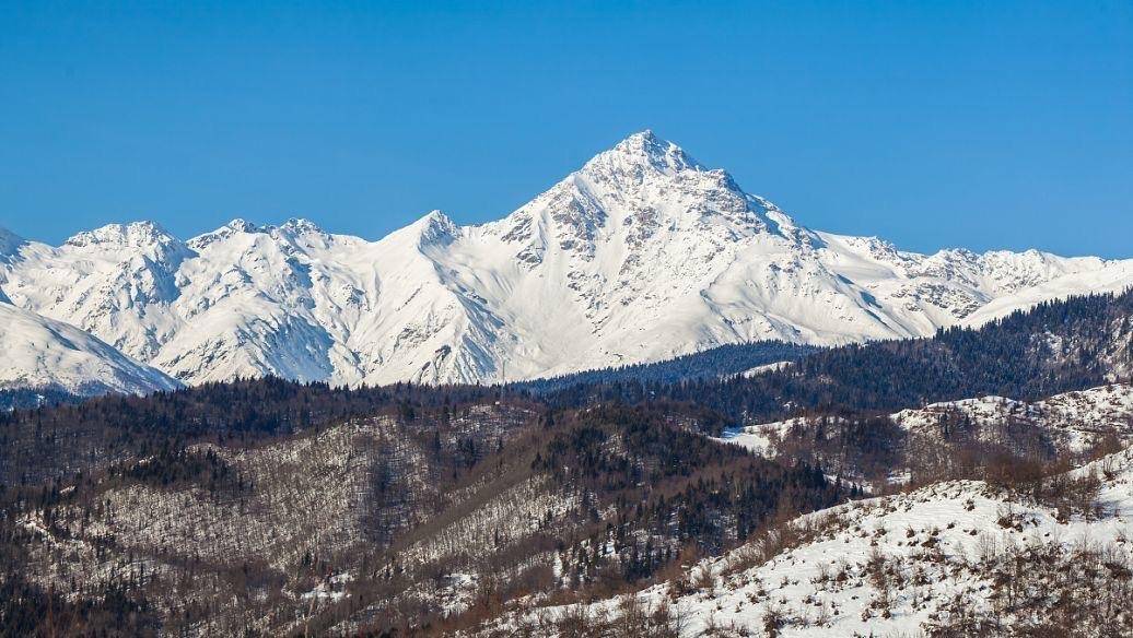 30岁昆明男子徒步梅里雪山环线失联近10天 妻子：家中还有两个年幼的孩子