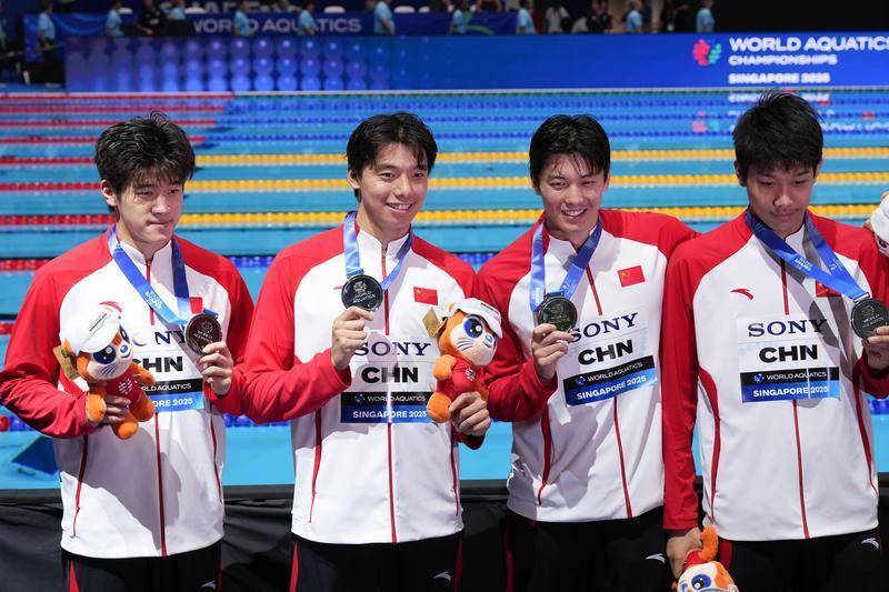 体坛联播｜余嘉豪加盟西甲男子自由泳接力中国队摘银西班牙足球甲级联赛