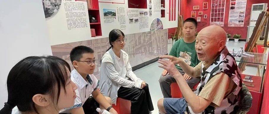 老中青三代对话,展开了一场跨越时空的精神接力_老兵_活动_社区
