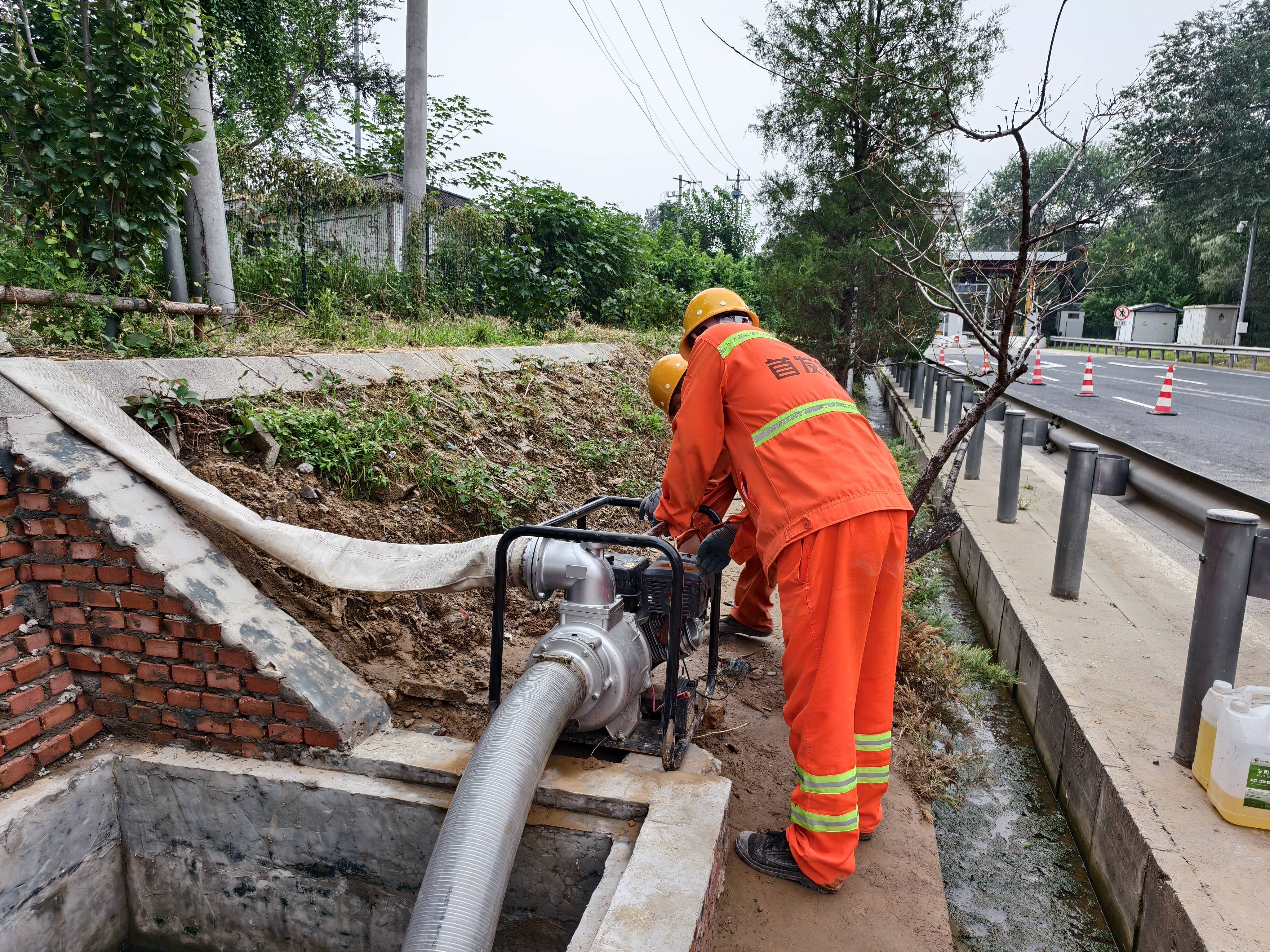 再迎强降雨，北京高速公路1000余名人员进入备勤状态