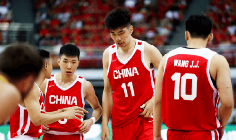 中国男篮亚洲杯12人大名单出炉：胡金秋赵睿领衔，张宁徐杰离队，周琦无缘