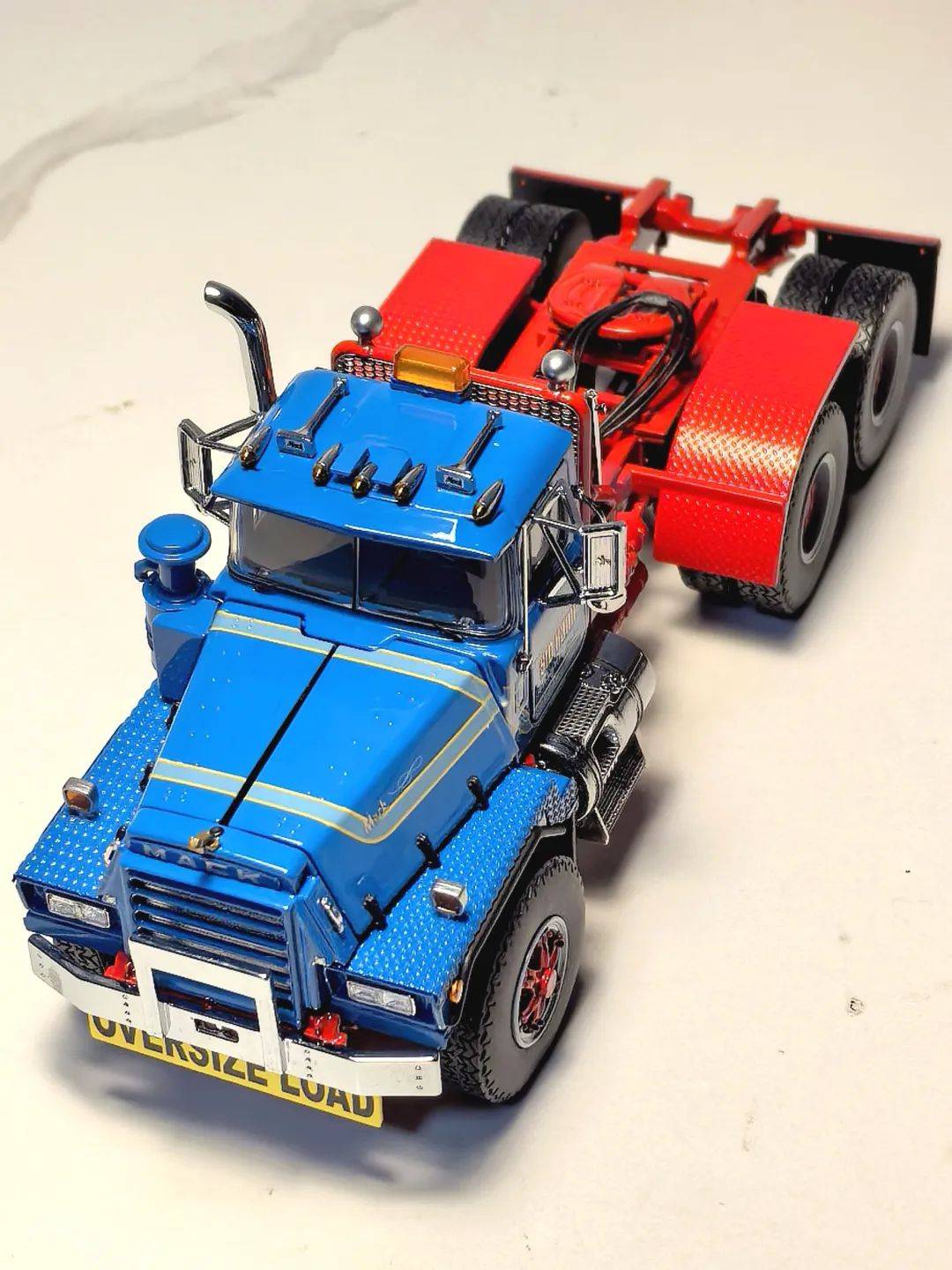 hhr|永远的斗牛犬,1/50 mack rd800 重型牵引拖头 sid kamp
