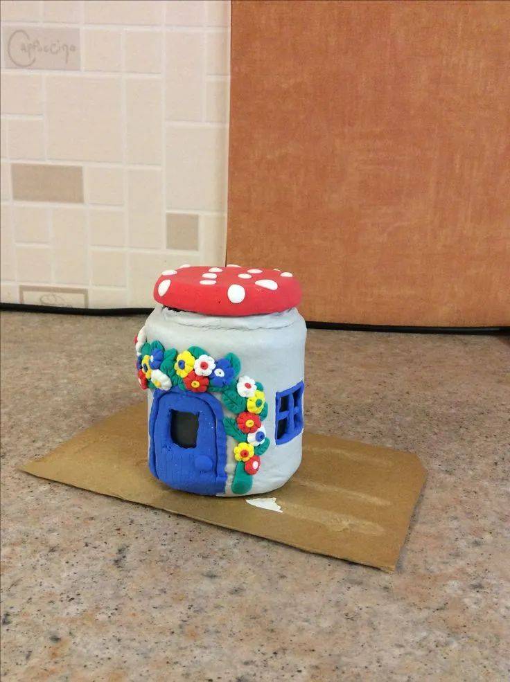 粘土改造童话房子diy用完的塑料瓶各种调料瓶玻璃瓶酒瓶铁罐和易拉罐