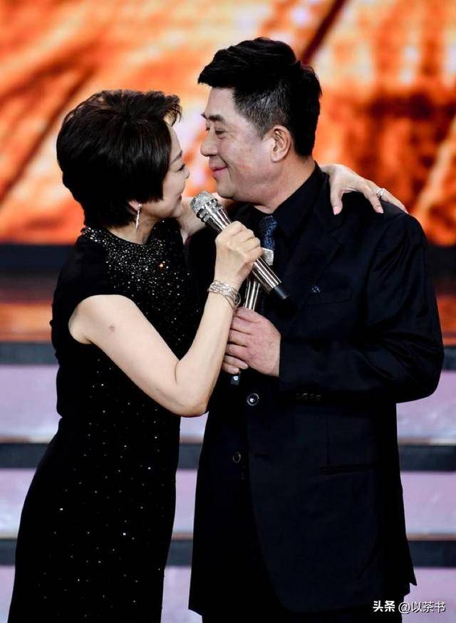 郭凯敏二婚老婆露面，长相惊艳身份厉害，儿子原来是我们熟悉的他