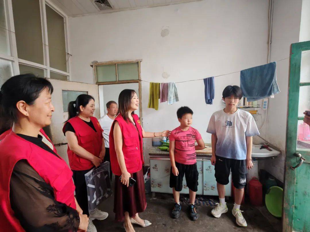 宁津县中医院"爱心妈妈"走访慰问留守儿童