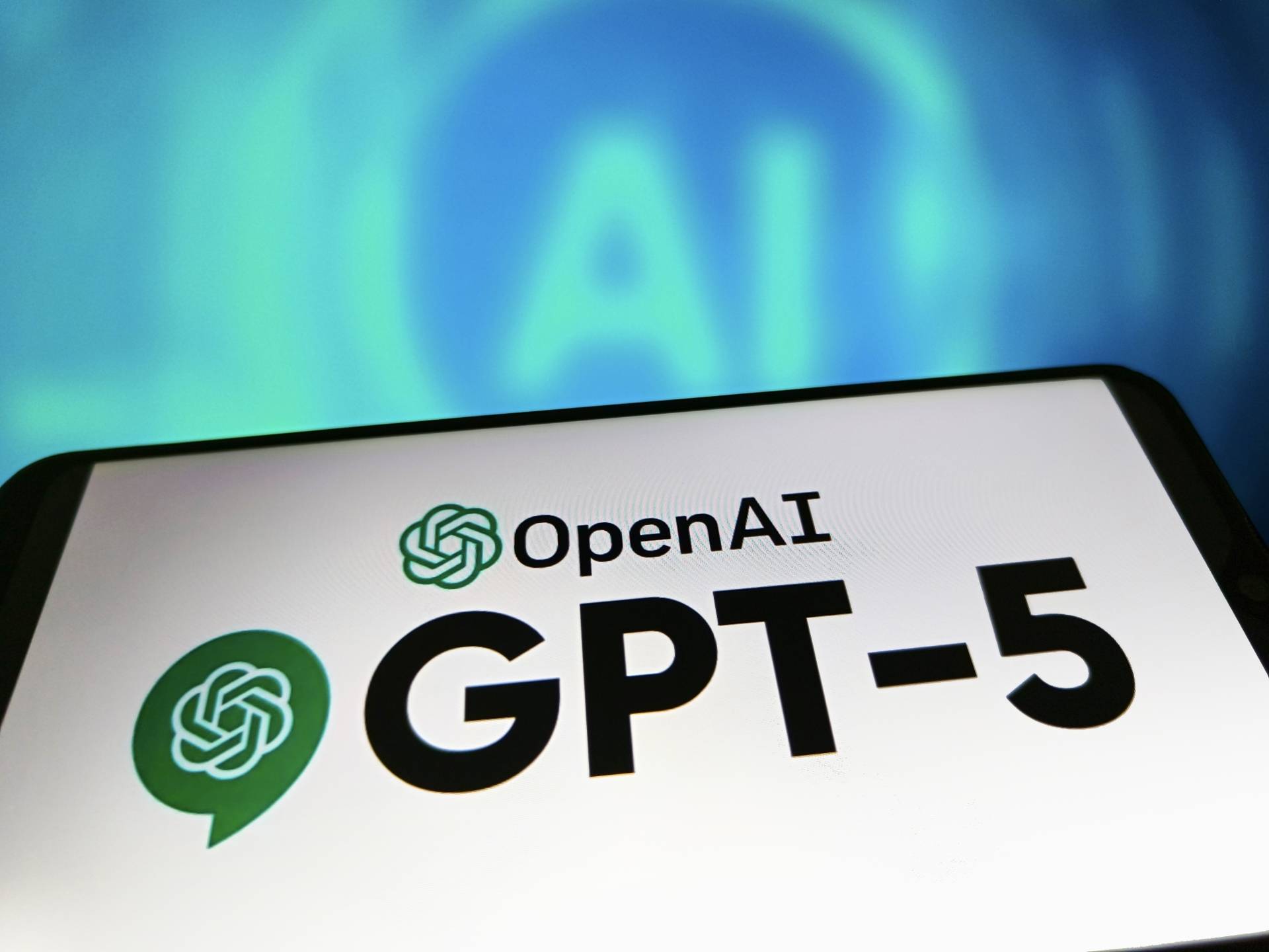 实测GPT-5：写作“AI味”浓，代码“美而无用”，OpenAI为何急于打响价格战