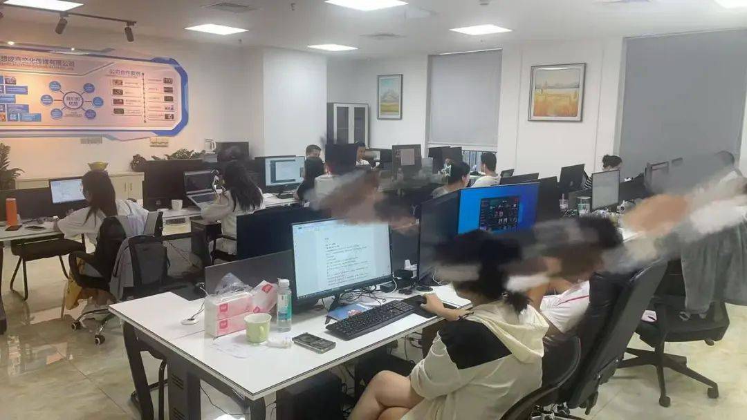 抽象的AI短剧火了，月入50万—300万？制作人称做一集只需2小时