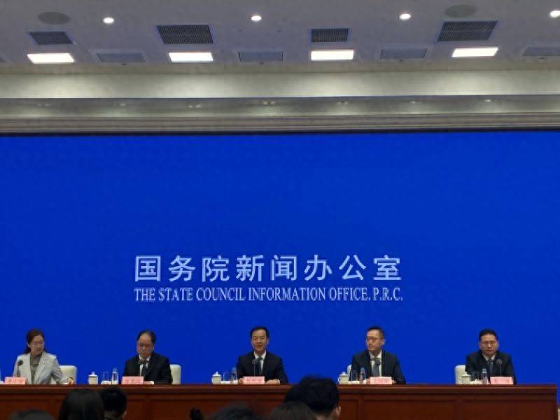 国家数据局：全国医保码用户超过12亿人，跨省异地就医直接结算惠及5.6亿人次｜快讯