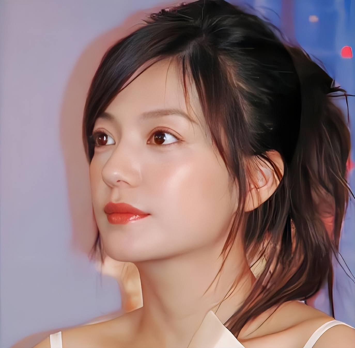 翻身无望?49岁赵薇近况再曝,事业婚姻双失败,封杀只是冰山一角