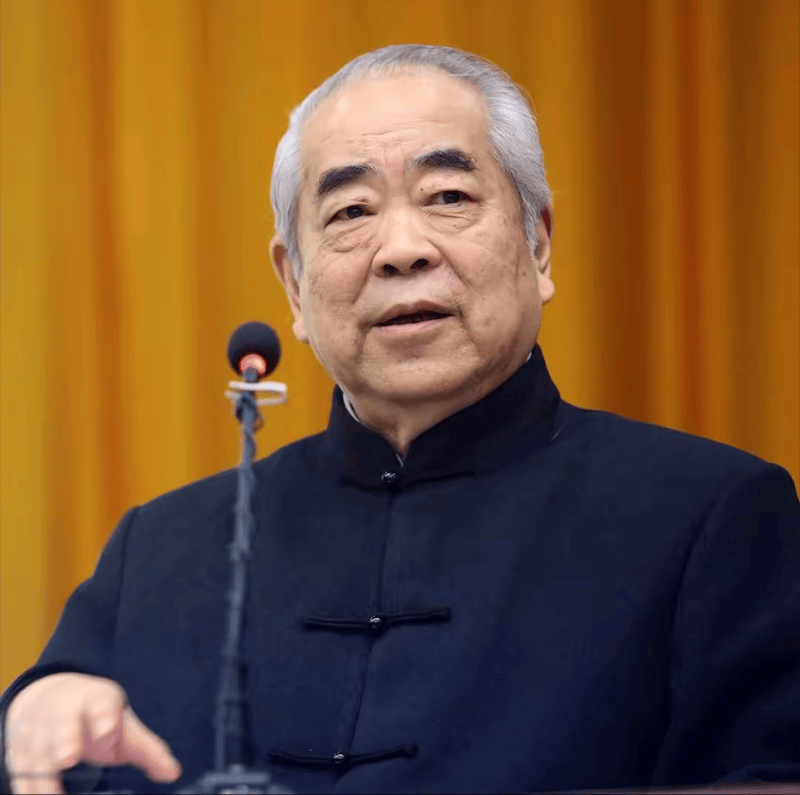 女儿称87岁范曾失联，他是备受争议的国学大师
