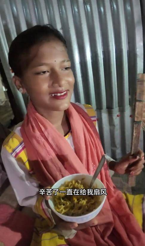 中国小伙去印度相亲,差点被抽死,女孩吐他一身水,他却感恩戴德