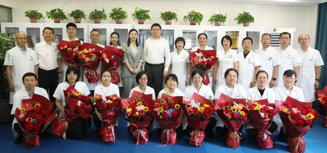 【医师节特辑】内蒙古自治区卫生健康委党组书记、主任刘勇一行深入内蒙古自治区脑科医院慰问临床一线医生