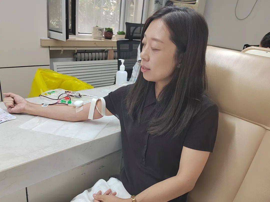 红岗区区直机关工委吹响爱心集结号 组织无偿献血公益行动传递温暖