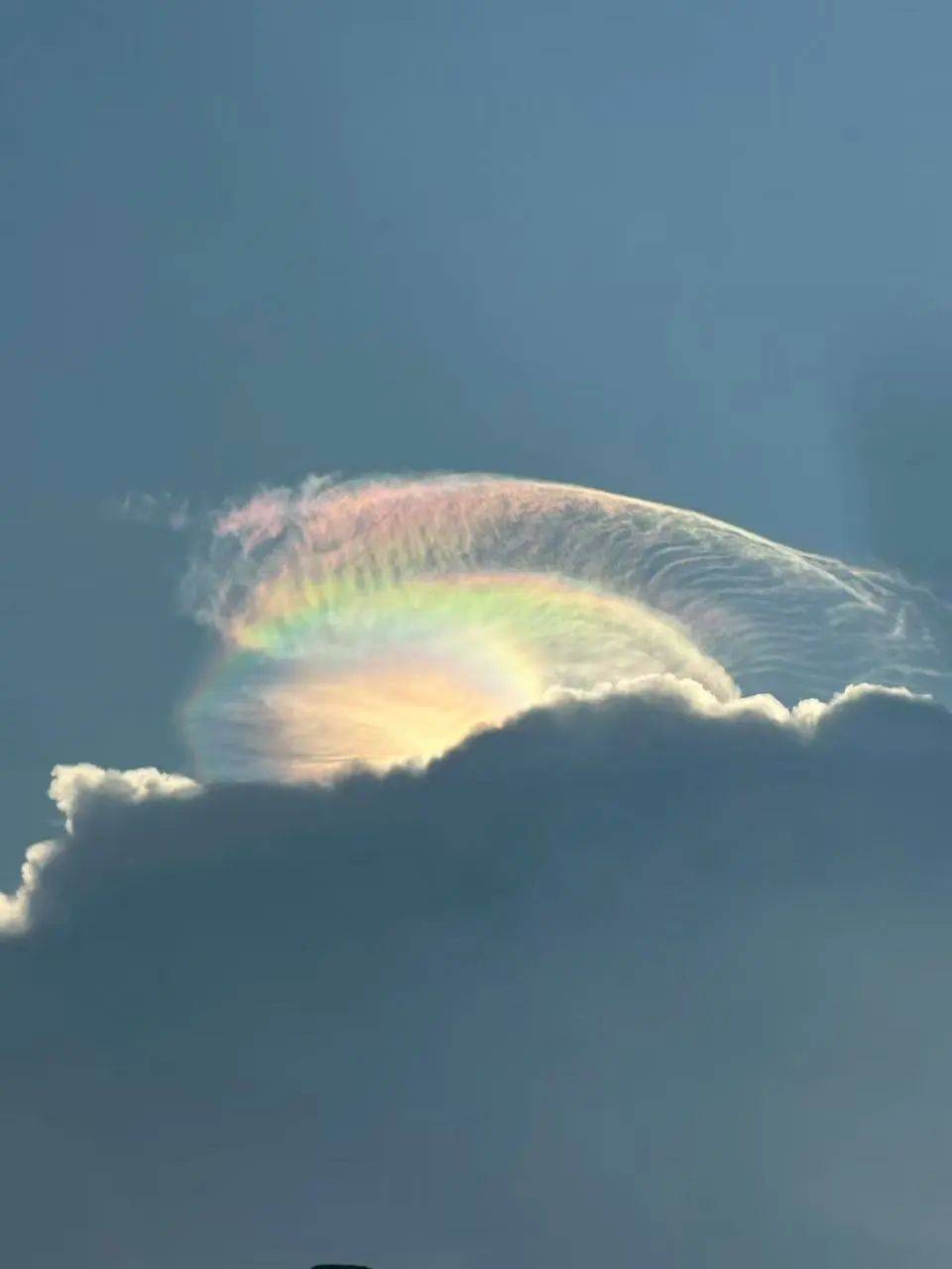 刚刚,当阳天空出现"七彩祥云"!