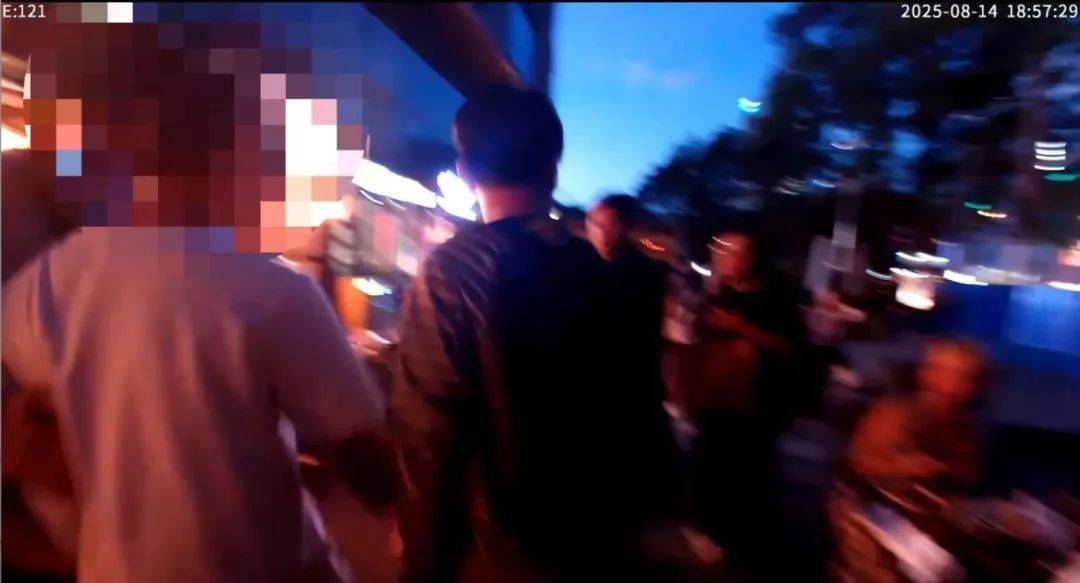无数客人被挡在店外，上海一网红餐厅报警！3人利用漏洞“抢跑”囤号倒卖