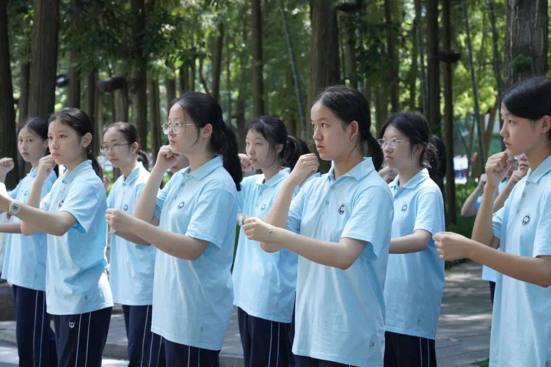 骄阳淬炼青春志爱校情深启新程长沙市一中2025年军训进行时