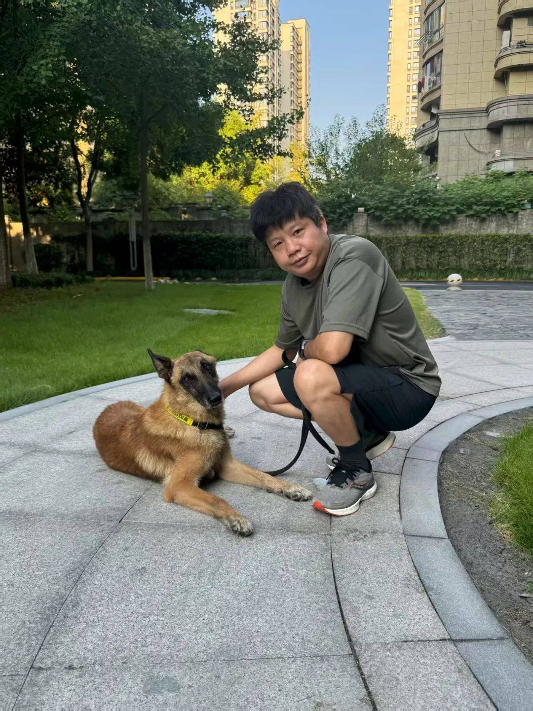 军犬_退役_训导员
