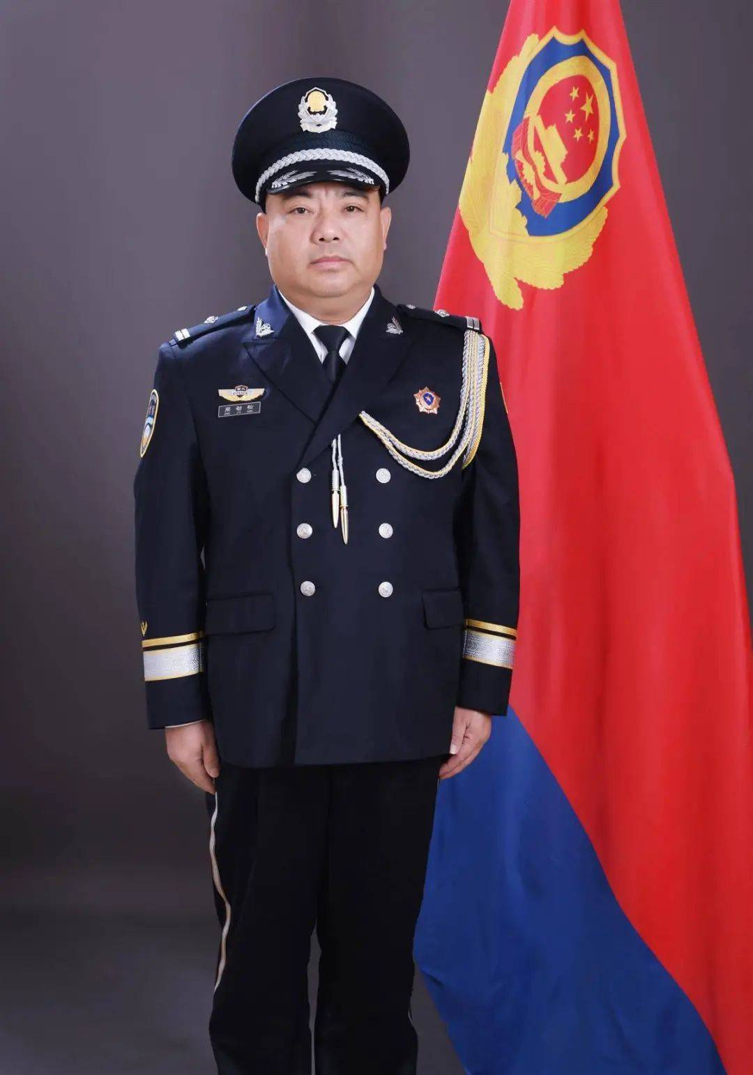 48岁周劲松，经抢救无效牺牲