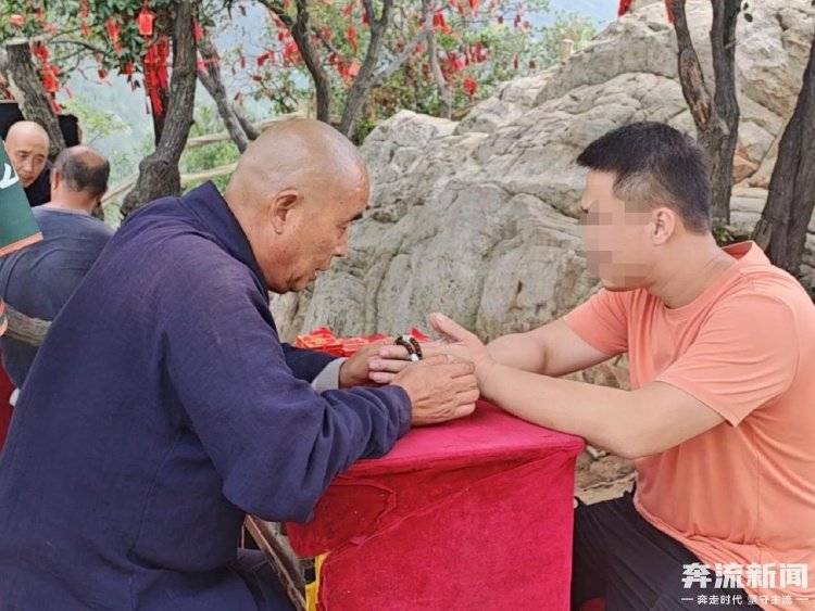 少林寺换方丈满一月：9990元的高价香不再推荐，数十名僧人离开