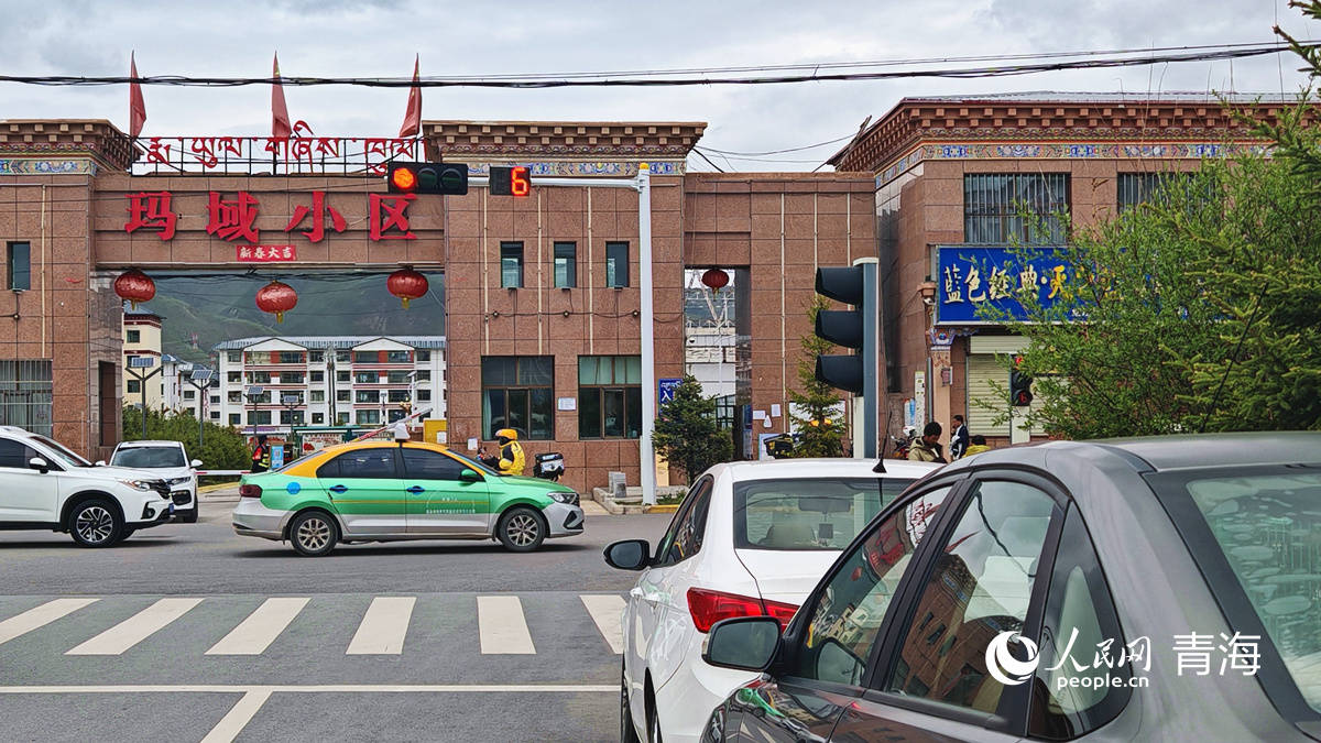 办实事|青海玛沁:40余台充电桩投运解出租车师傅的"急难愁盼"