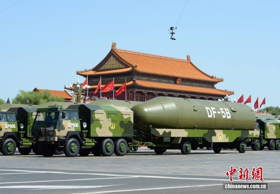 【中新画报】钢铁为笔 天空为卷 震撼回顾抗战胜利70周年阅兵