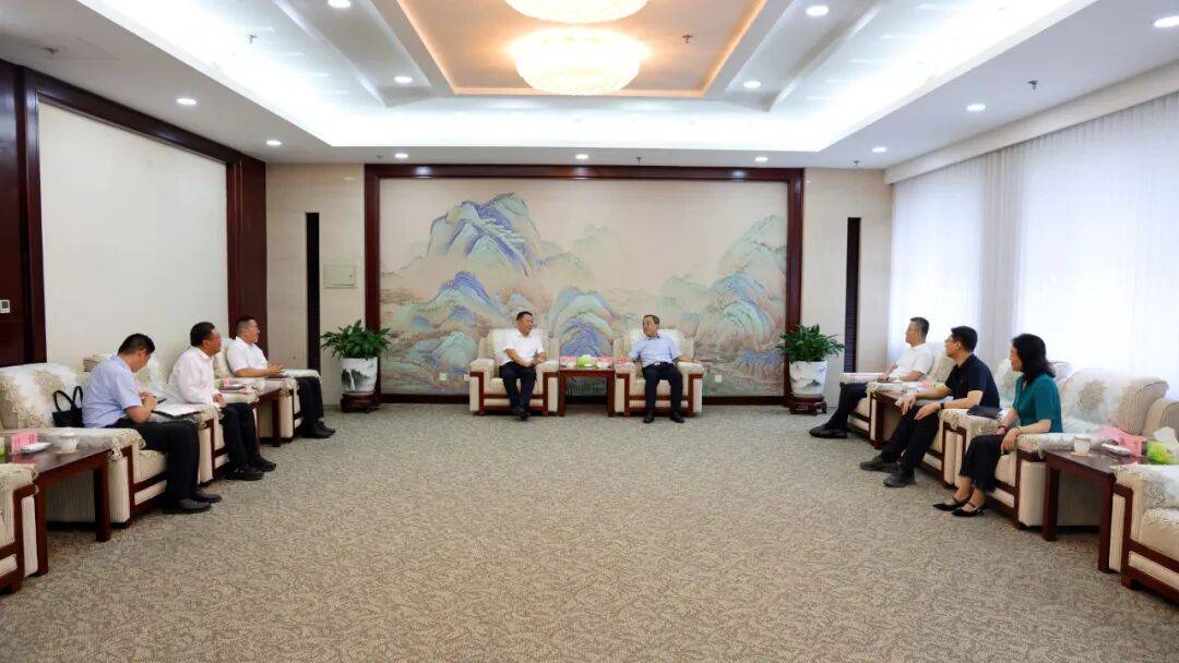 李鹏会见华电集团山东公司客人