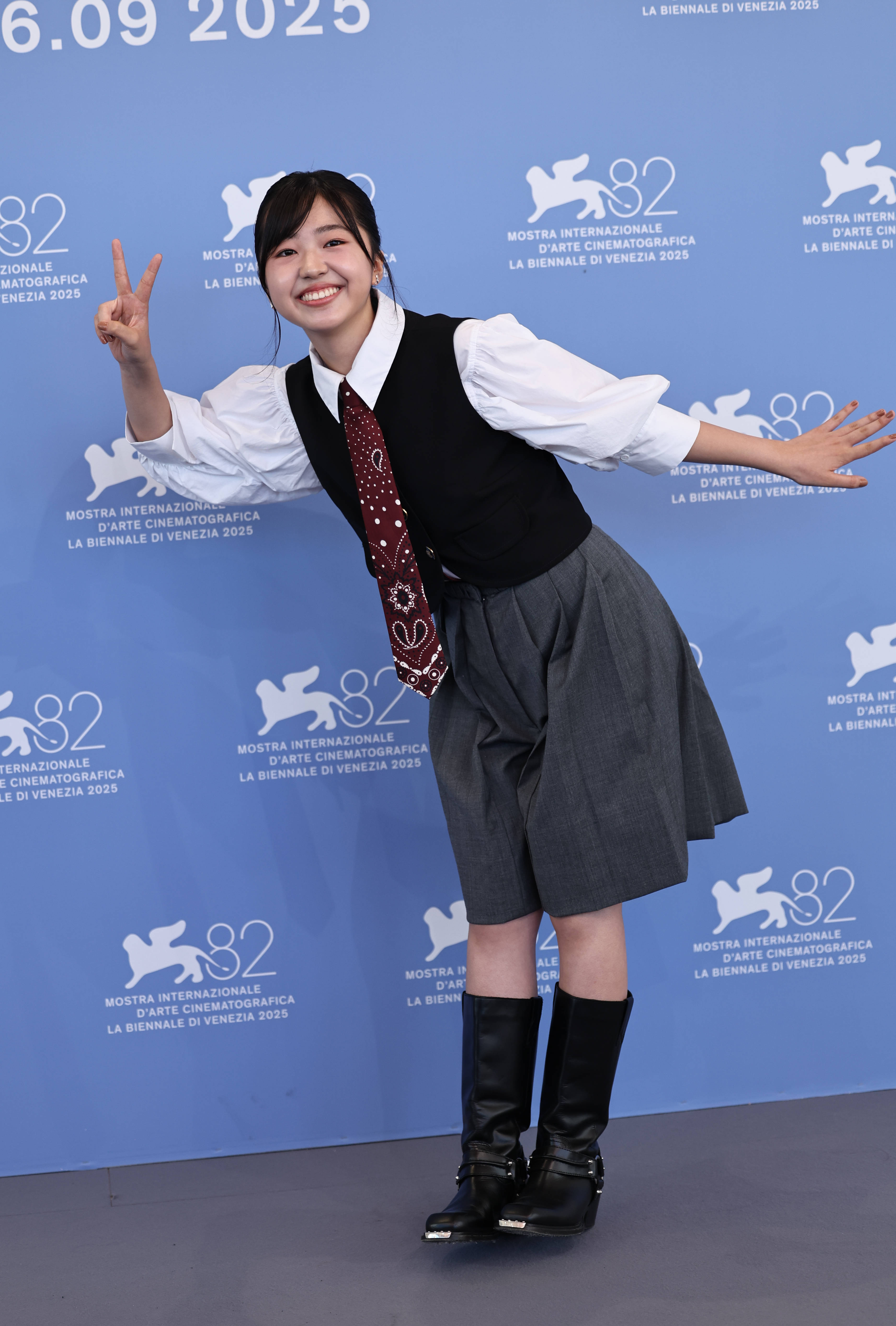 新华社记者 李京 摄9月4日在意大利威尼斯电影《女孩》演员邱泽