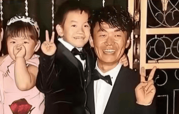 王宝强儿子已15岁, 近照曝光后震惊全网：谁是生父, 一目了然……