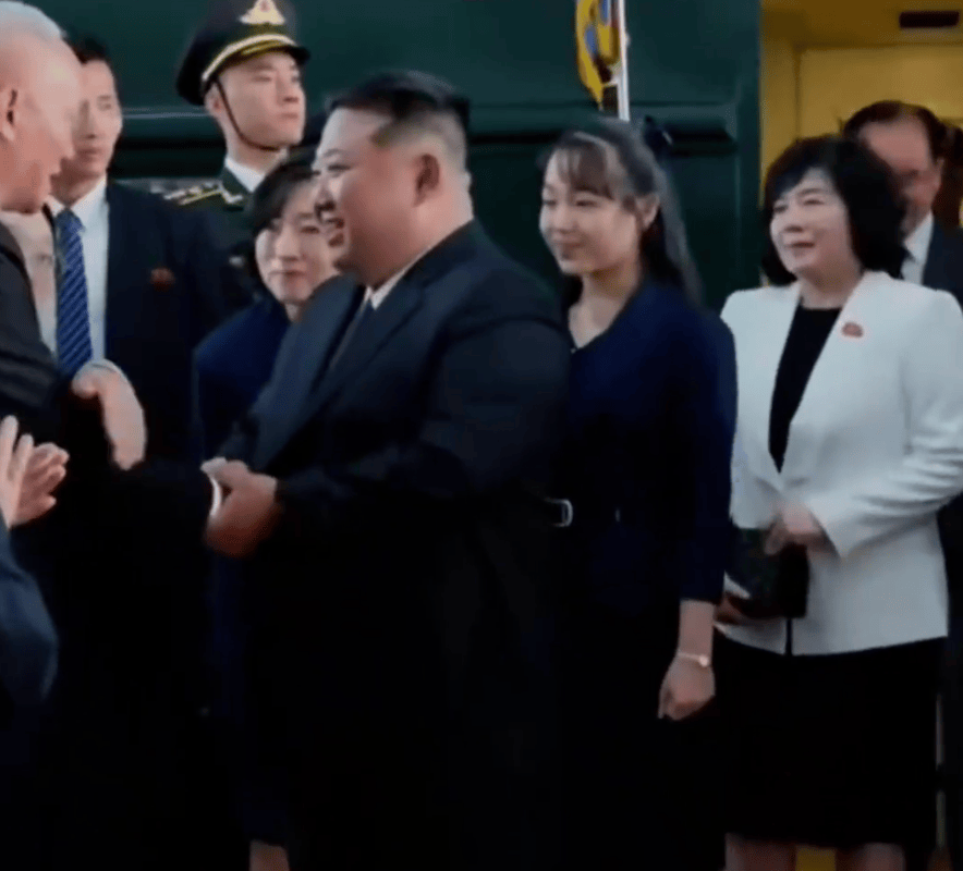 朝鲜电视台播出金正恩出席九三阅兵纪录片，诸多场景首次披露