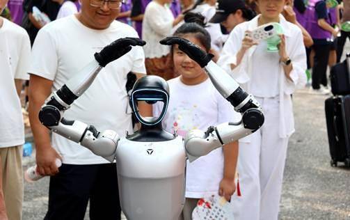 学校迎新炫出高科技 如何为青少年种下一颗科学的种子？