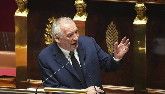 12个月内3名总理下台，法国政治僵局难解 -华闻时空