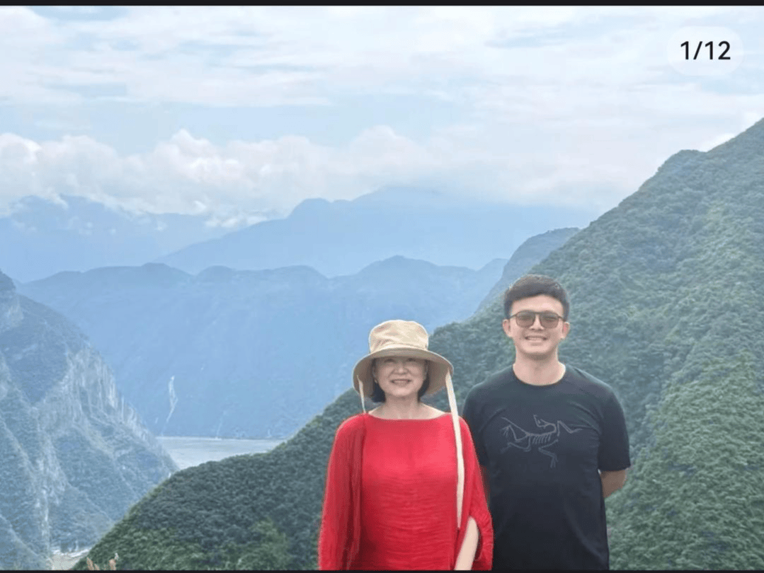 男子巫山写生偶遇“童年女神”林青霞 本人回应:两人聊了10多分钟,她非常和善_网友_和林_电影