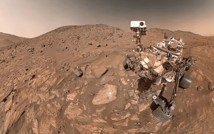 NASA宣布在火星上发现生命迹象，然后要找白宫出钱，把样本运回地球