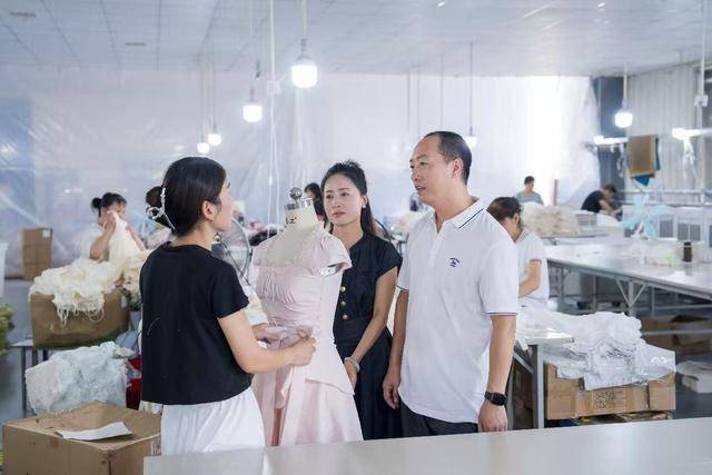 从“加工小镇”到“电商新城”拼多多“千亿扶持”助力天门打造富民产业