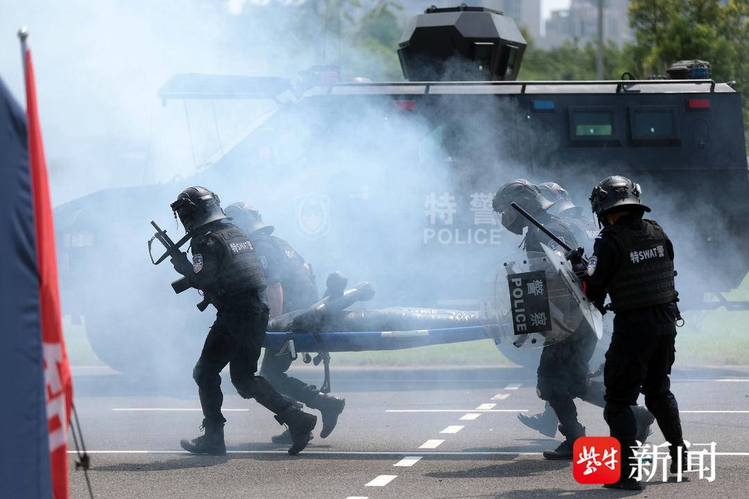 万次拔枪动作形成肌肉记忆，南京三名特警在国际赛场扬威